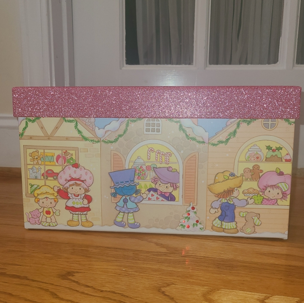 Strawberry Shortcake Storage Box 🍓 - Picture 3 of 6